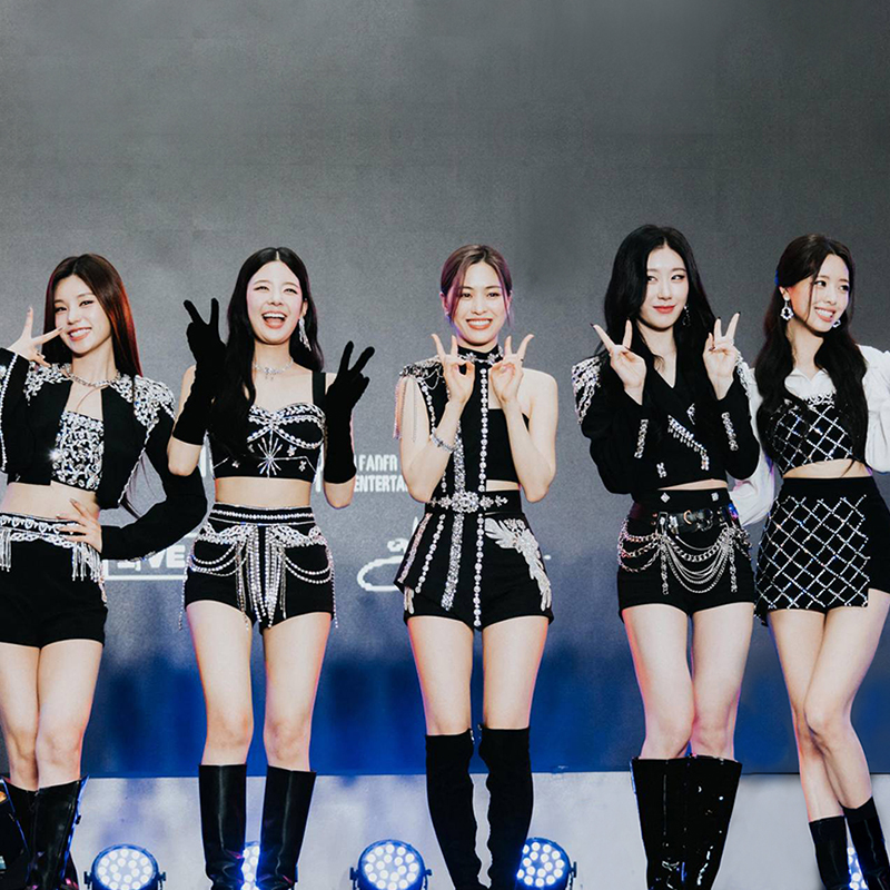 k-pop-girl-group-itzy-hangs-out-with-filipino-midzys-before-their-anticipated-two-day-concert-in-manila